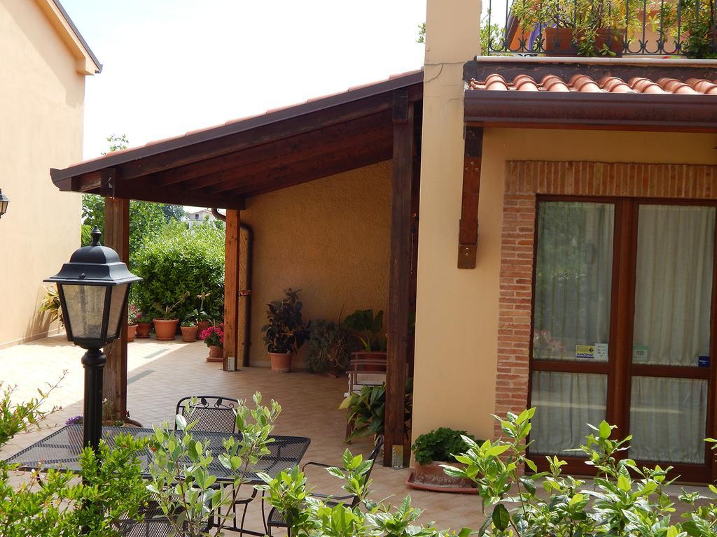 Angelucci Agriturismo Con Camere E Agri Camping Lanciano Exterior photo